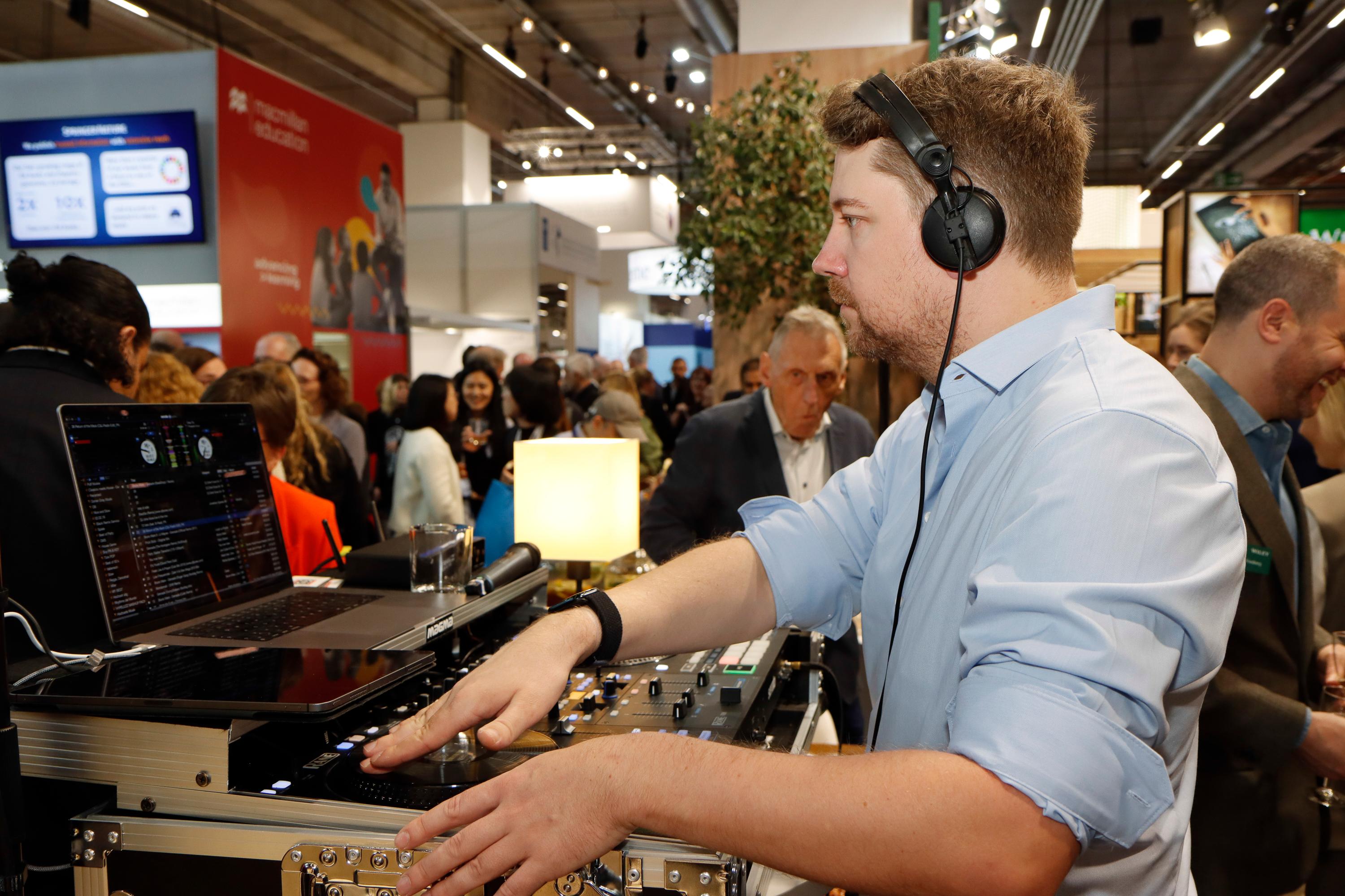 Bild 19 DJ Chris Force - Event & Hochzeits DJ in Frankfurt am Main