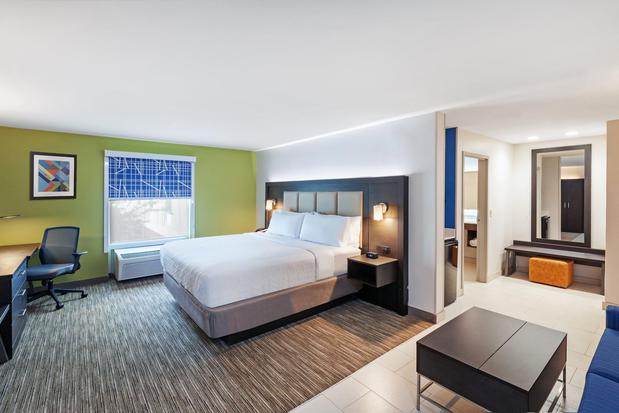 Images Holiday Inn Express & Suites Baton Rouge East by IHG
