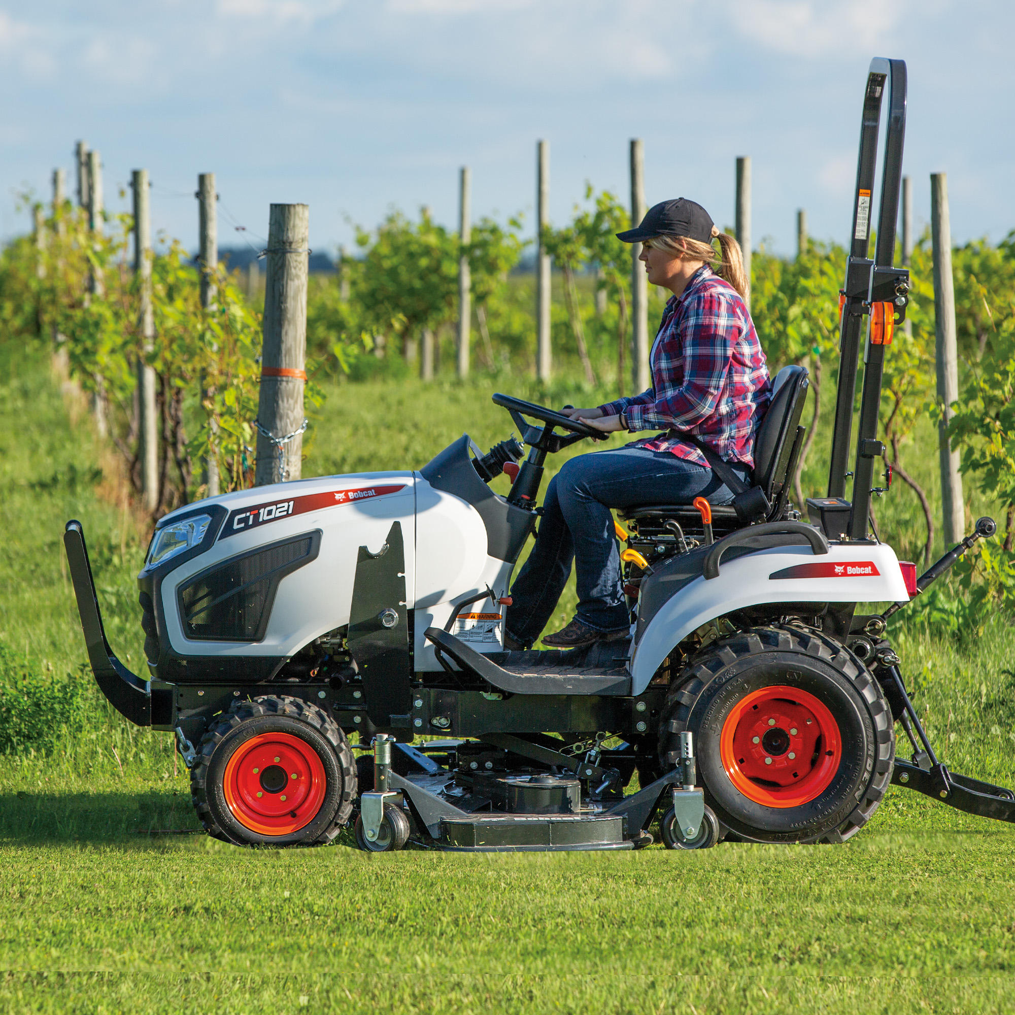Bobcat CT1021 sub-compact tractor with mid-mount mower
