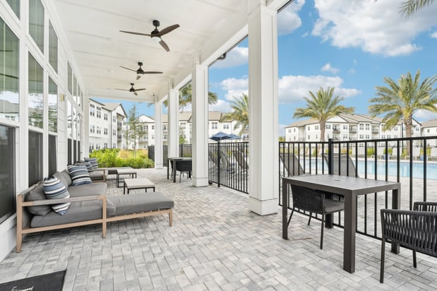 Images Story Lake Gibson | Luxury Apartment Homes