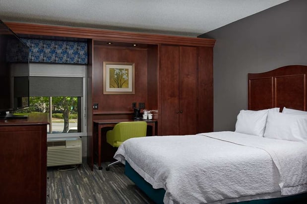 Images Hampton Inn Atlanta NW Cumberland
