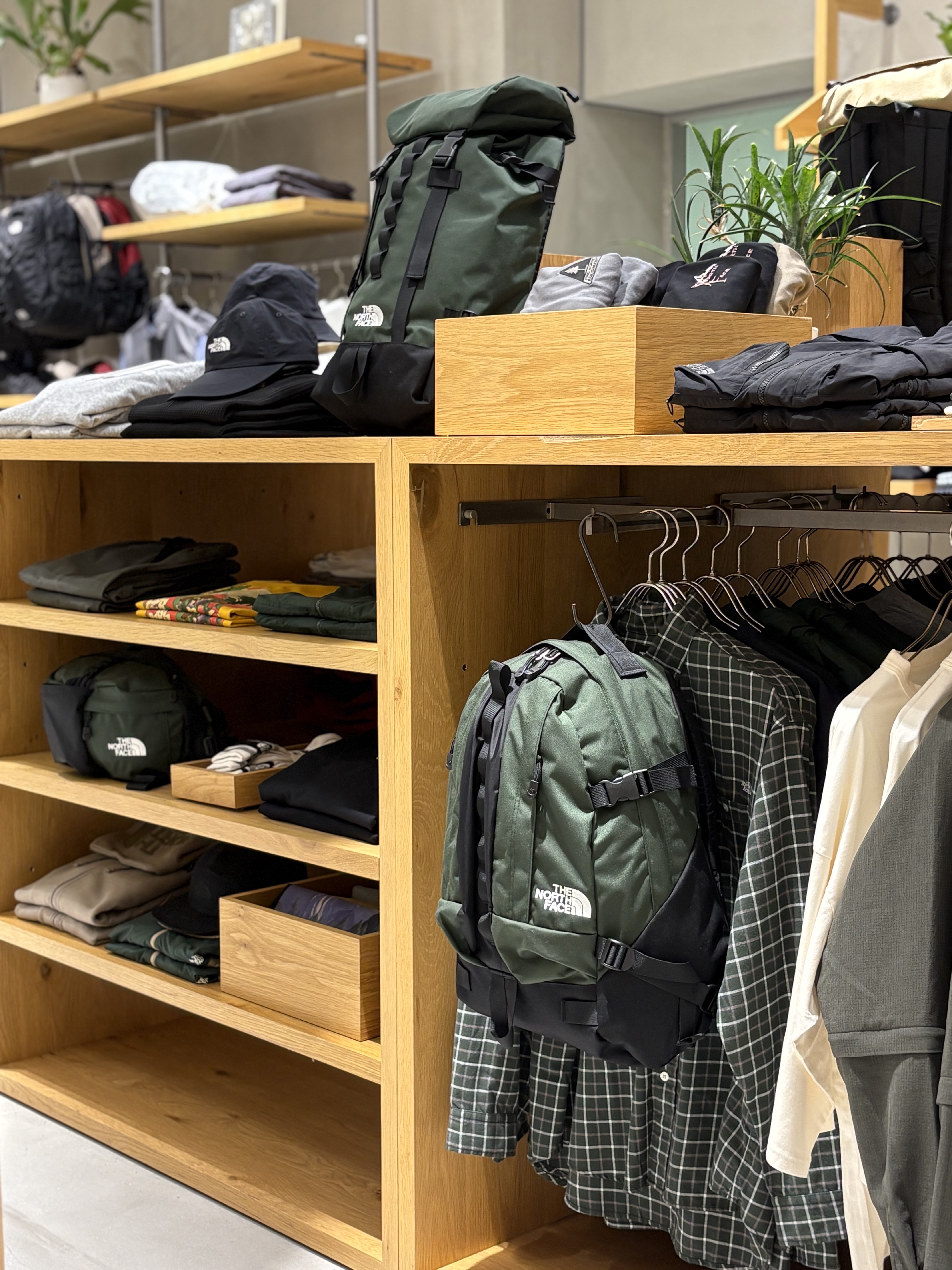 Images THE NORTH FACE/HELLY HANSEN (ザ・ノース・フェイス / ヘリーハンセン) 神戸