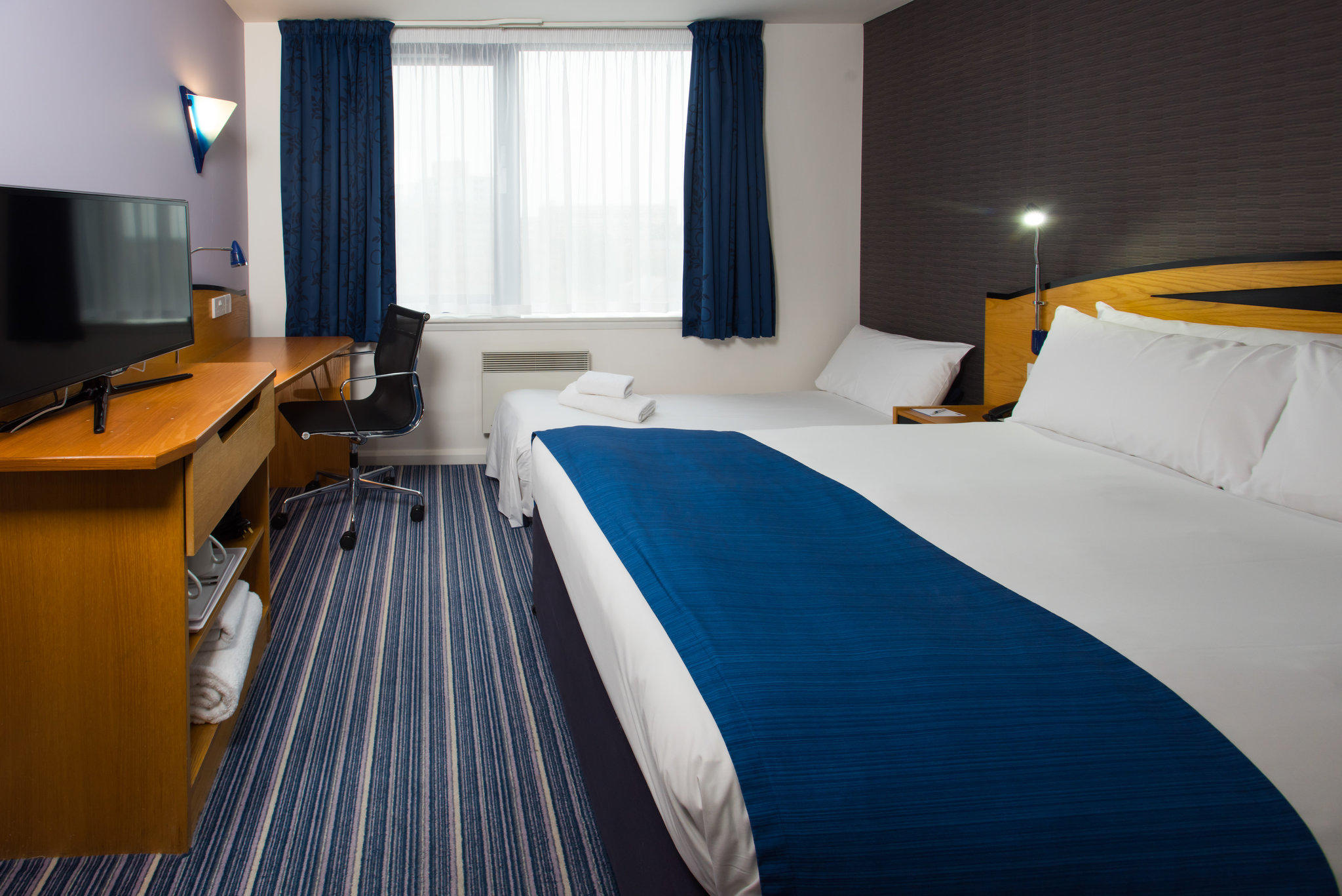 Holiday Inn Express Bristol City Centre, an IHG Hotel Bristol 03719 021543