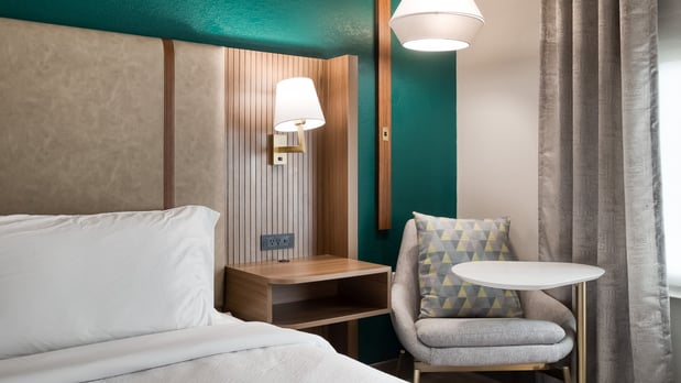 Images Holiday Inn Nashville Airport by IHG