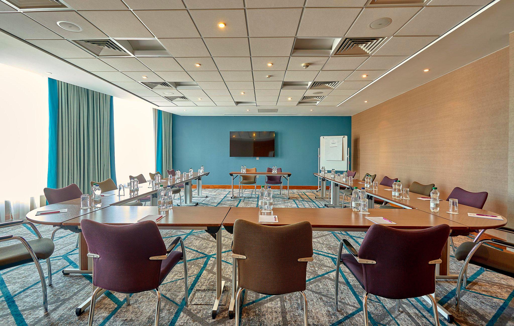 Crowne Plaza Reading East, an IHG Hotel Reading 01189 440444