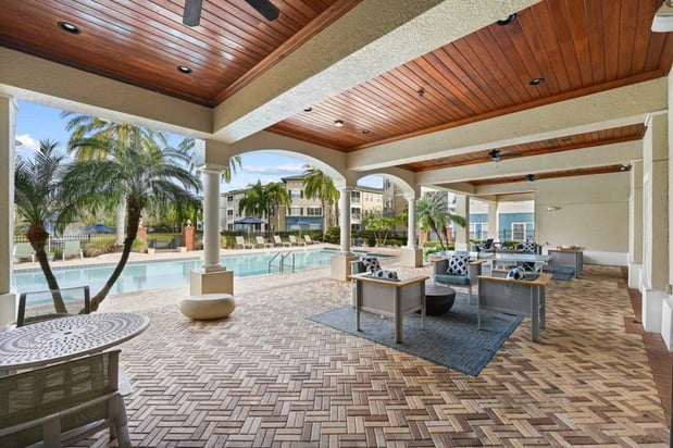 Images Halston Park Central