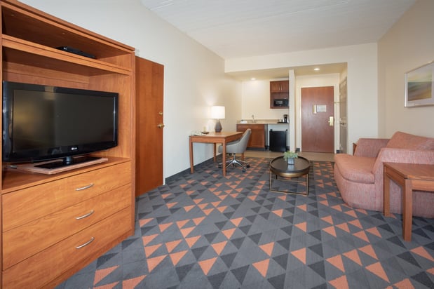 Images Holiday Inn & Suites Goodyear - West Phoenix Area by IHG