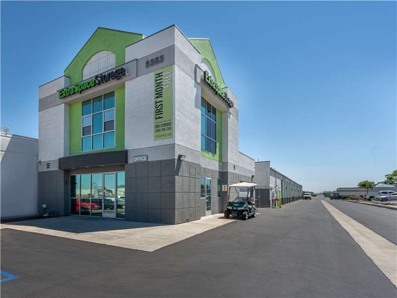 Beauty Image - Extra Space Storage at 9353 Mariposa Rd, Hesperia, CA 92345