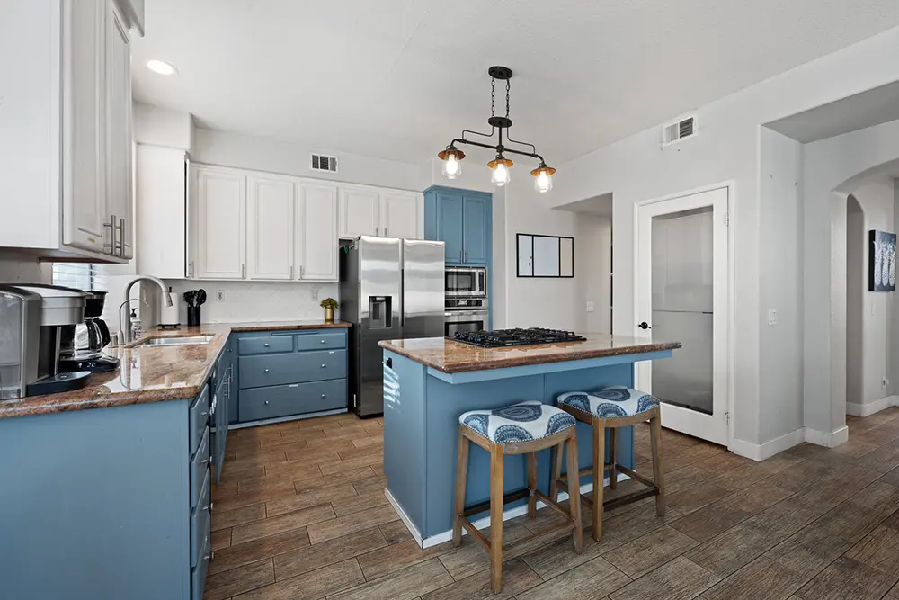 Kitchen Island & Seating – Women’s Residential Program