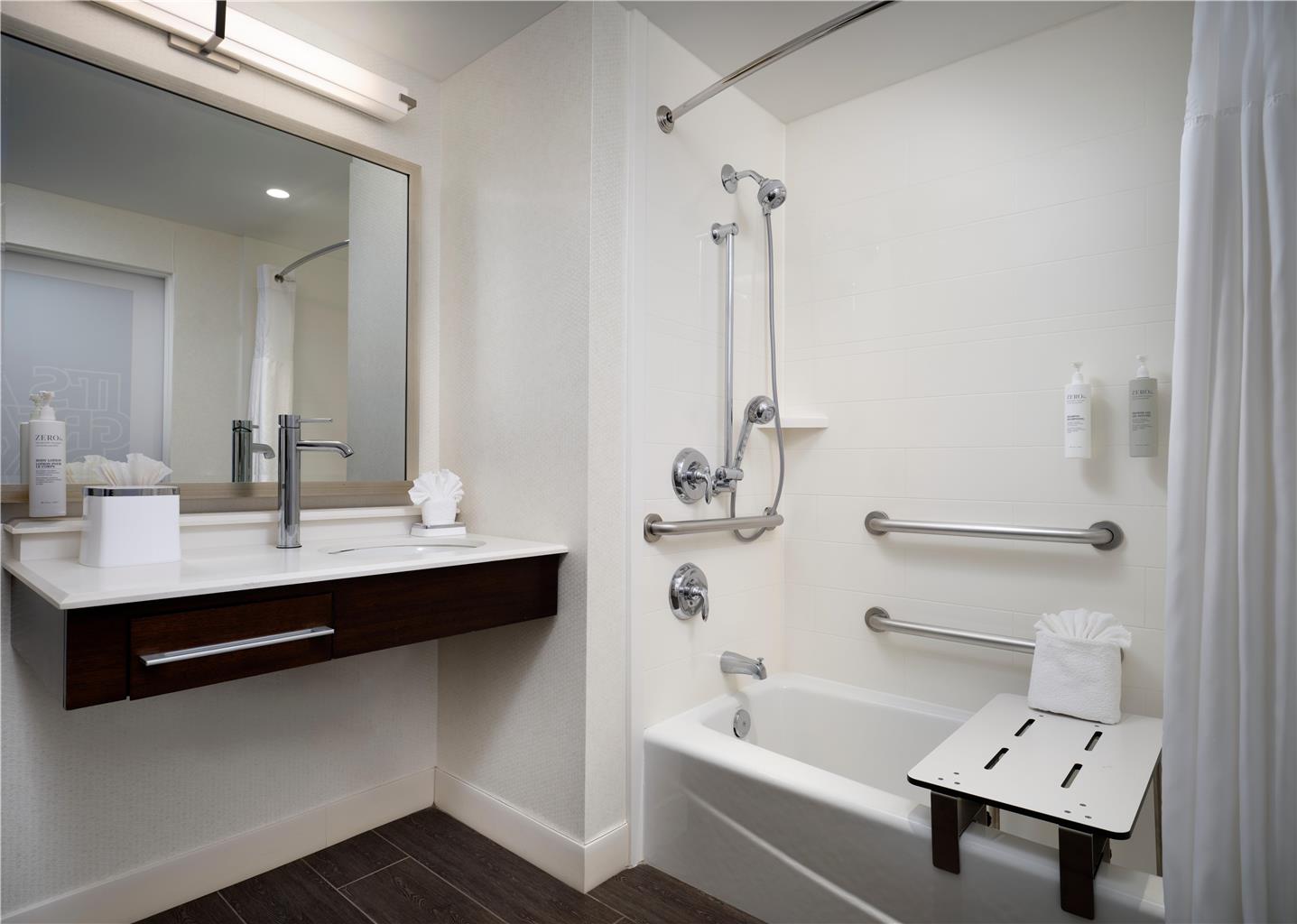 Guest room bath