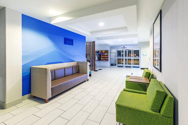 Images Holiday Inn Express & Suites Lafayette-South by IHG