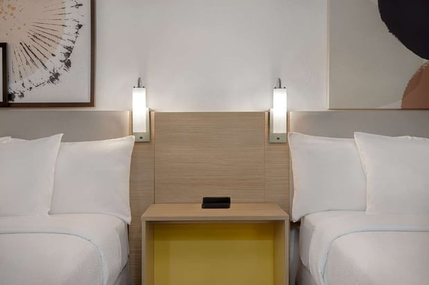 Images Spark by Hilton Bentonville
