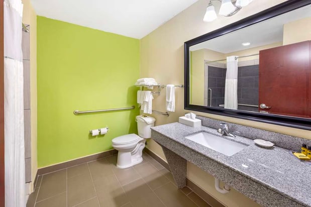 Images Best Western Plus Pratt