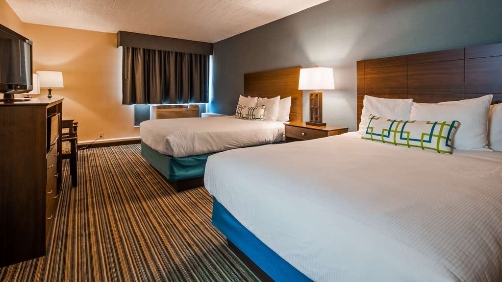 2 Queen Bed Room