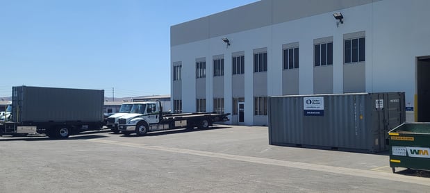 Images United Rentals - Storage Containers and Mobile Offices