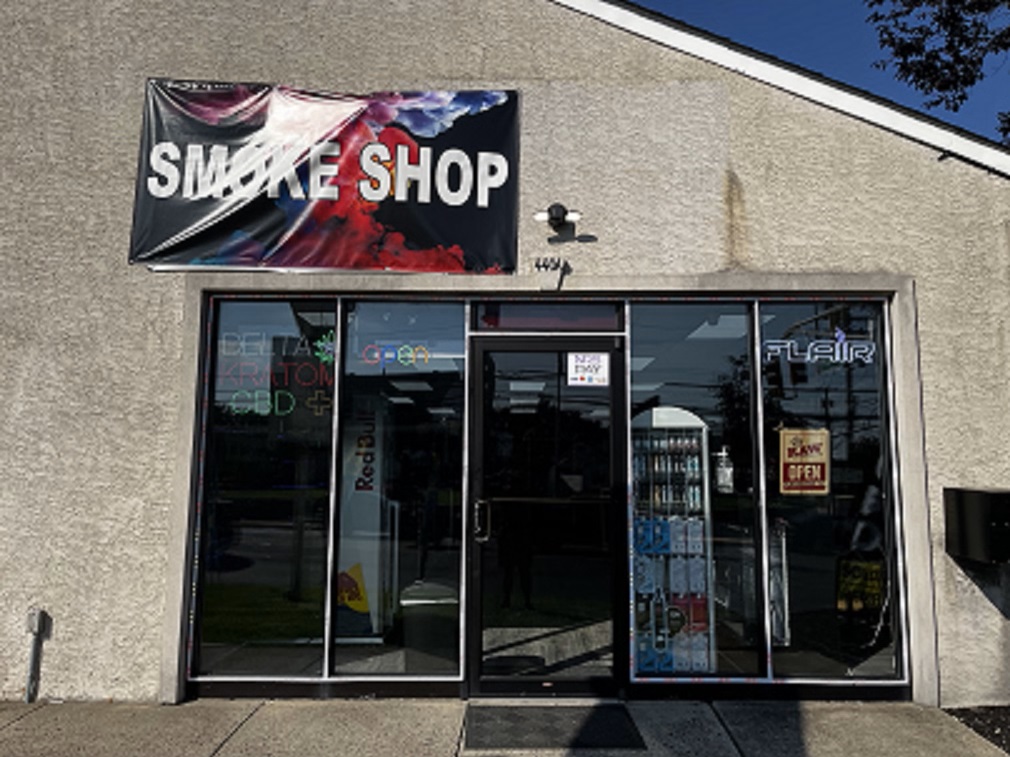 Coastal's Smoke Shop/Convenience store Logo