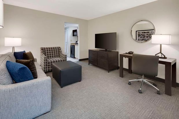 Images Embassy Suites by Hilton Detroit Troy Auburn Hills