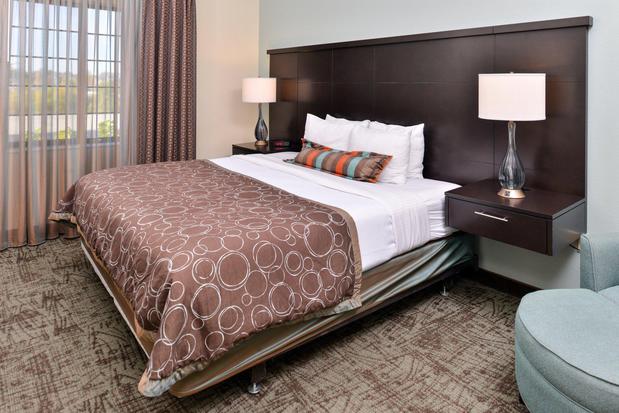 Images Staybridge Suites Ofallon Chesterfield by IHG