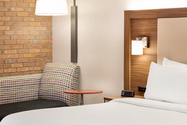 Images Holiday Inn Express San Antonio-Airport by IHG