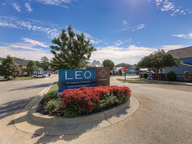 Images LEO at Augusta Commons