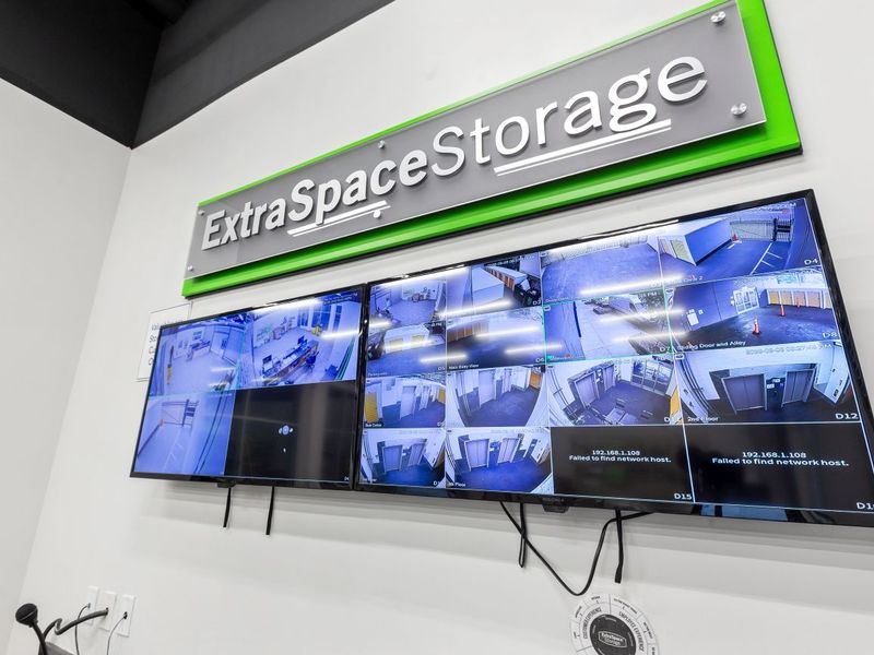 4194_Merchandise Wall 