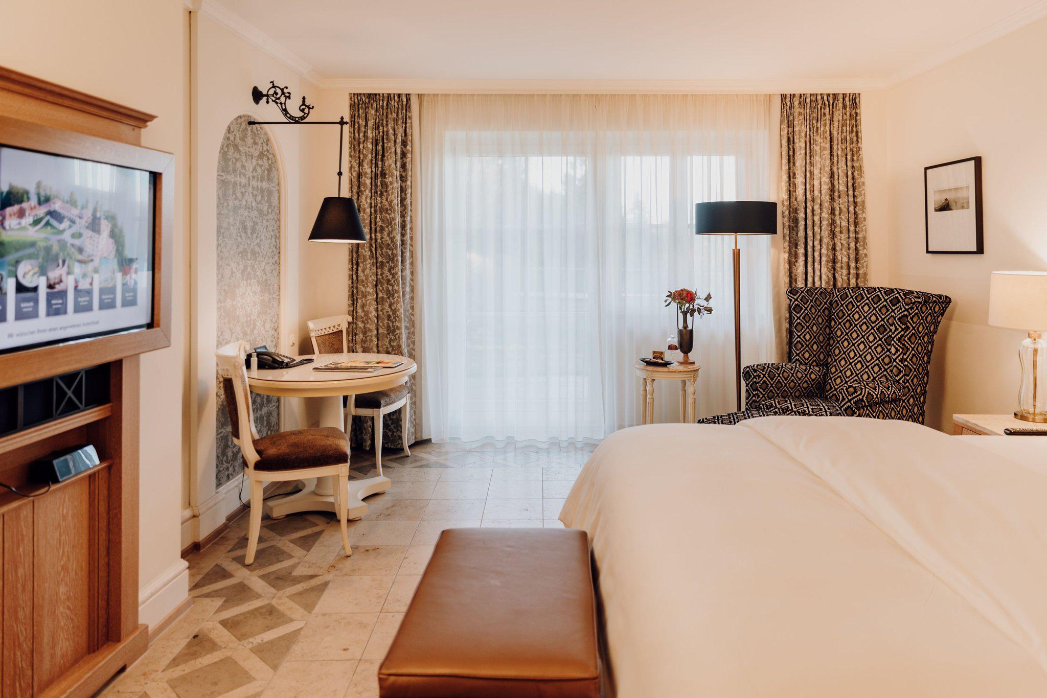 Schloss Fuschl, a Luxury Collection Resort & Spa, Fuschlsee-Salzburg, Schloss Strasse 19 in Hof Bei Salzburg