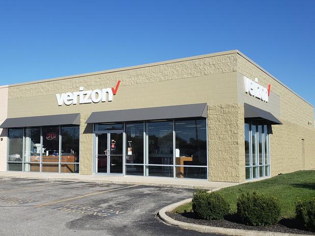 Images Verizon Authorized Retailer - TCC