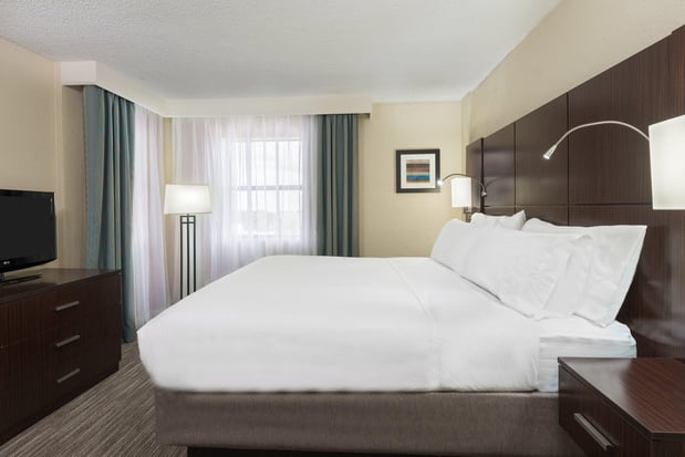 Images Holiday Inn Express & Suites Ft. Lauderdale-Plantation by IHG
