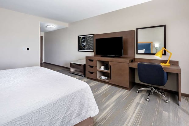 Images Hampton Inn & Suites San Diego Airport Liberty Station