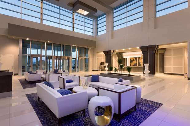Images Embassy Suites by Hilton Kansas City Olathe