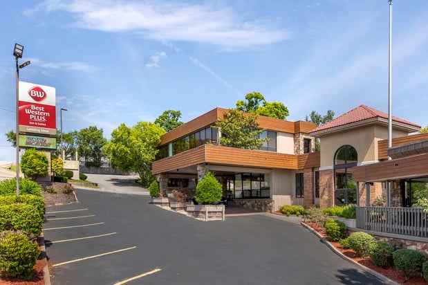 Images Best Western Plus Landing View Inn & Suites