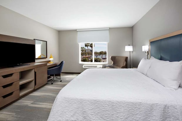 Images Hampton Inn & Suites San Diego Airport Liberty Station