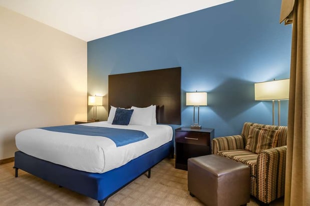 Images Best Western Plus Lytle Inn & Suites