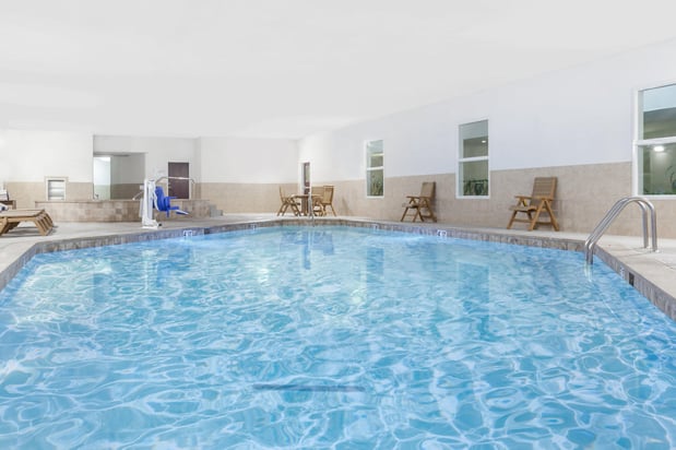 Images Holiday Inn & Suites Oklahoma City North by IHG