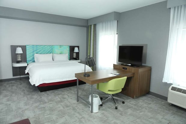 Images Hampton Inn & Suites by Hilton Burlington