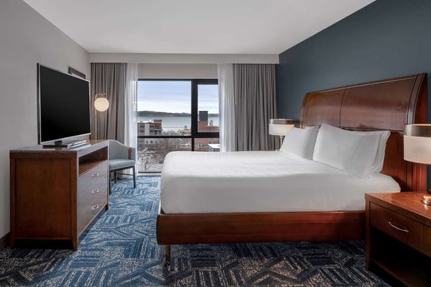 Images Hilton Garden Inn Burlington Downtown