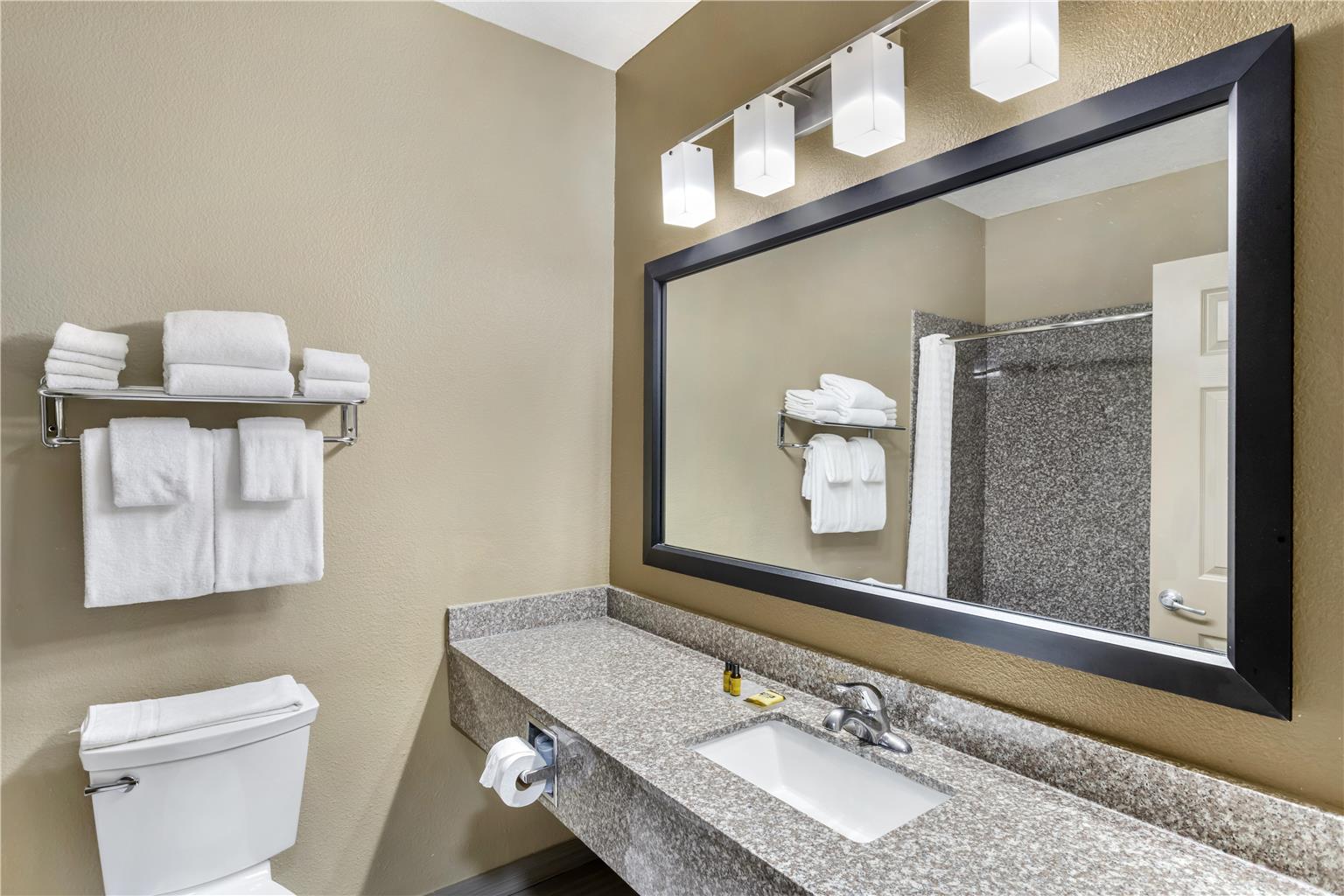 2 Queen Bed Room