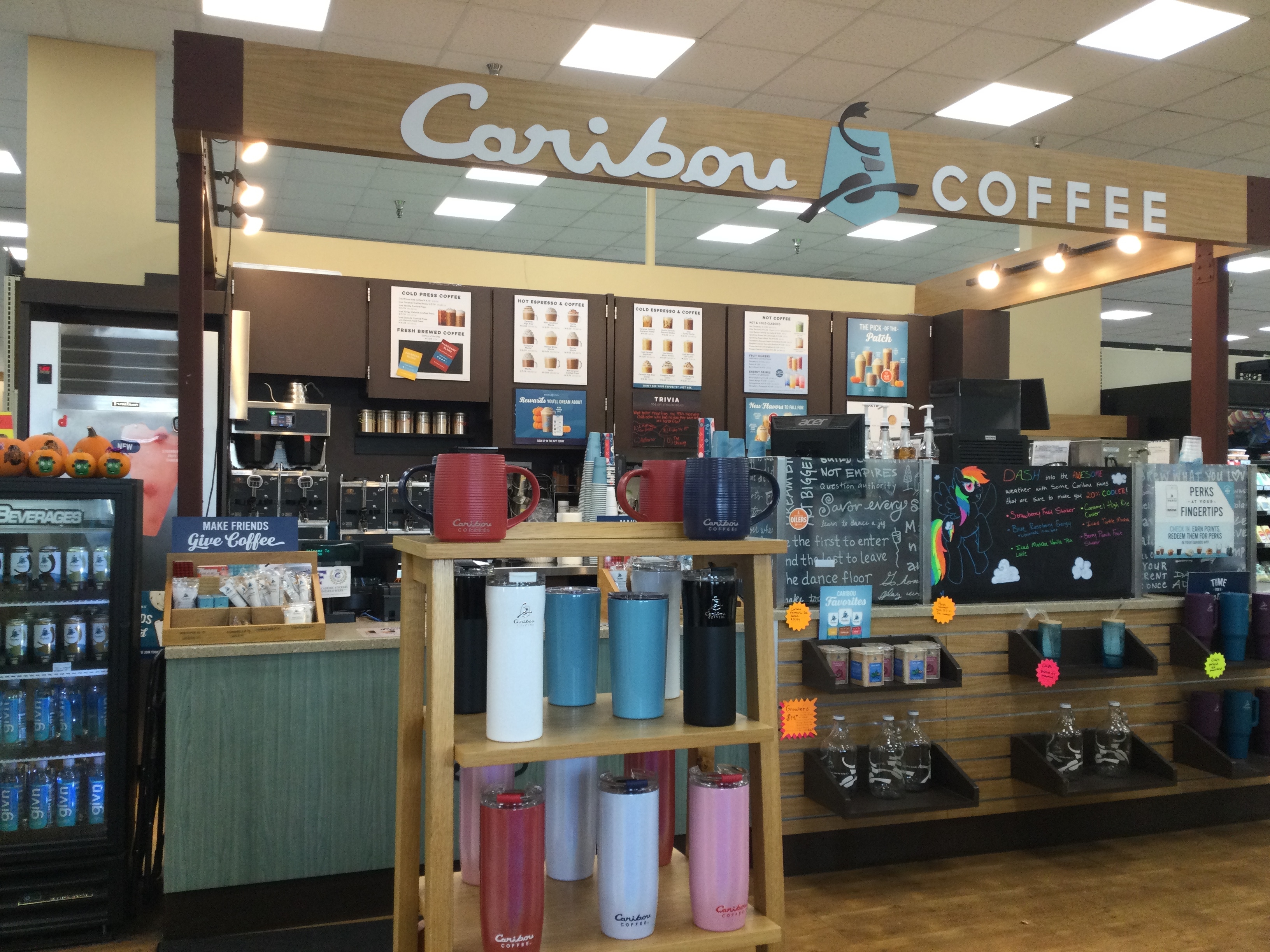 Storefront of the Caribou Coffee at 2021 Broad Avenue in Findlay