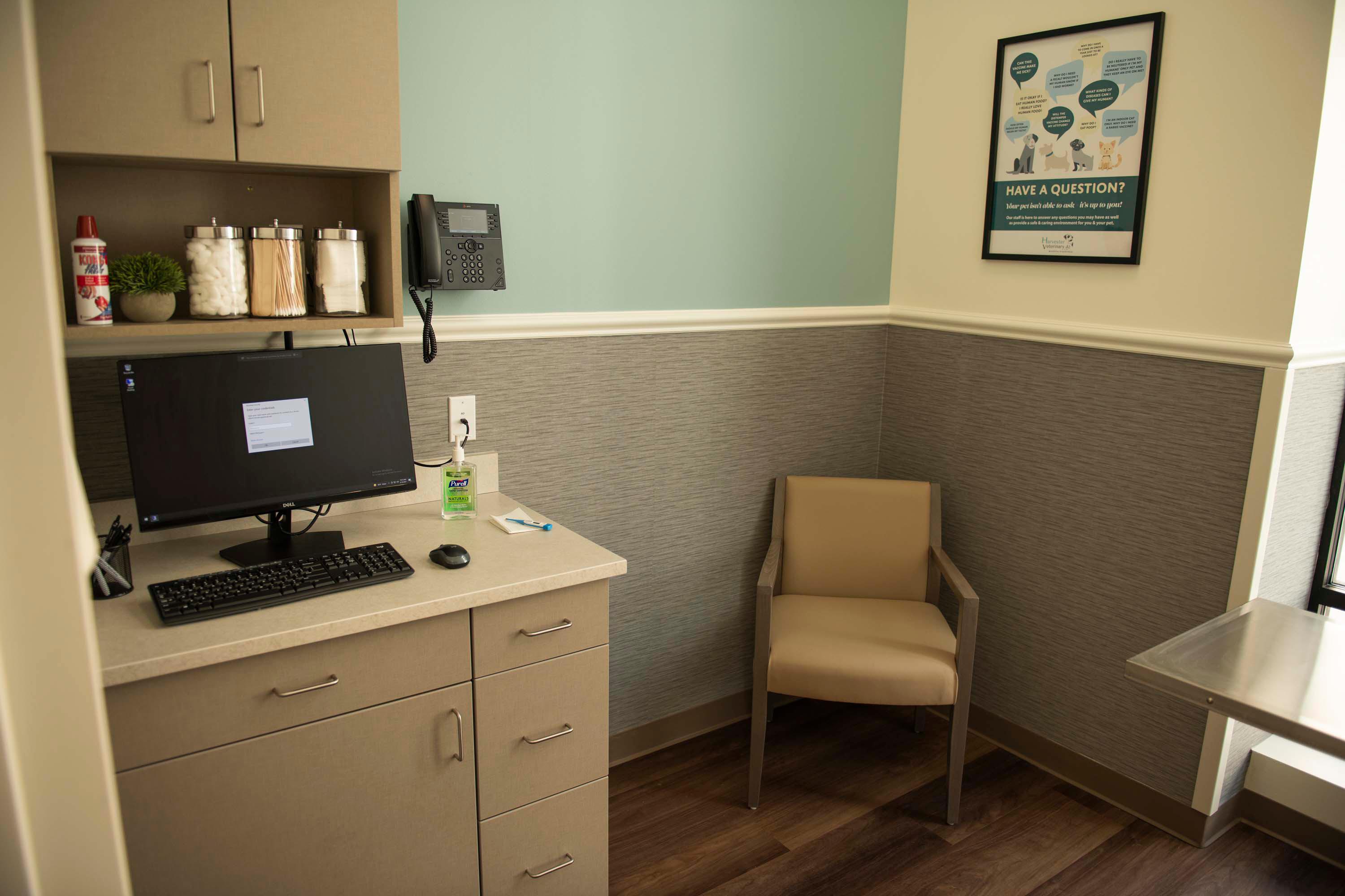 One of Harvester Veterinary Hospital's comfy exam rooms.