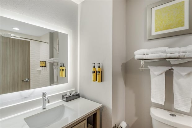Images Best Western Plus Mid County