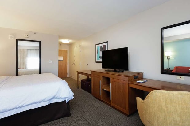 Images Hampton Inn & Suites Austin-Airport