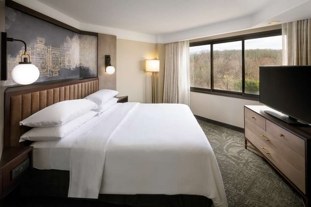 Images Embassy Suites by Hilton Tysons Corner