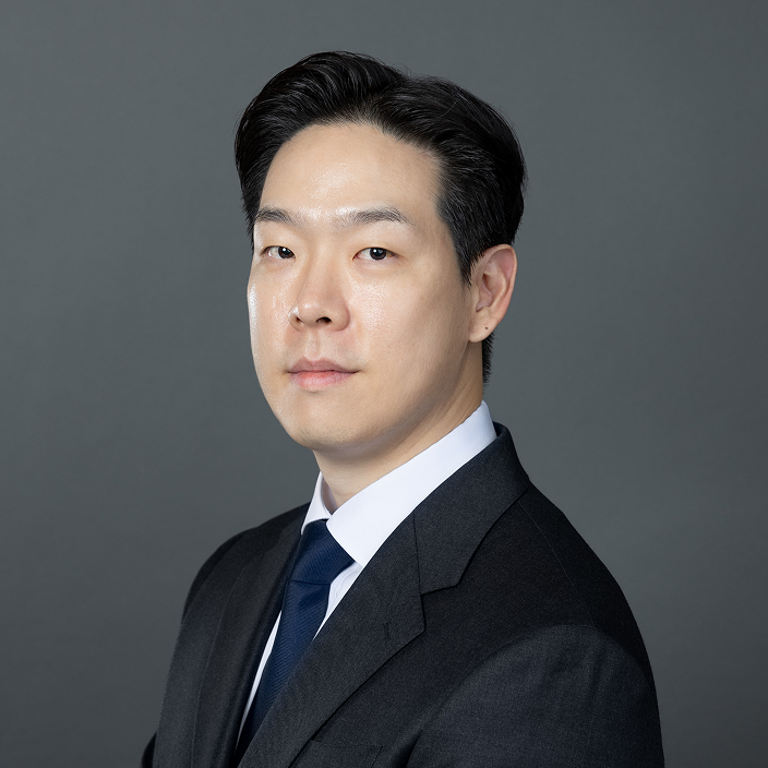 Hamin Lim headshot.