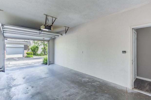 Images Avalon at Northbrook Apartments & Townhomes