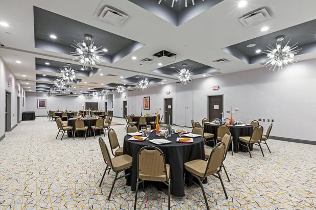 Images Holiday Inn Houston NE - Bush Airport Area by IHG