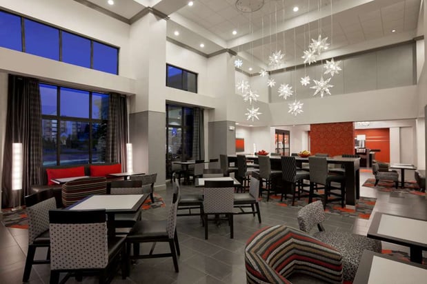 Images Hampton Inn & Suites Roanoke Airport