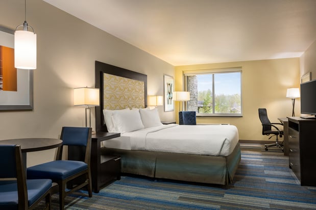 Images Holiday Inn Express & Suites Colorado Springs Central by IHG
