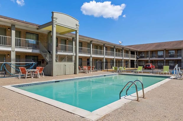 Images SureStay Plus by Best Western Beaumont
