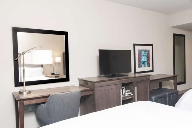 Images Hampton Inn & Suites Chicago Schaumburg