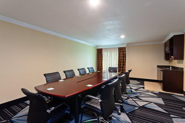 Images Holiday Inn & Suites San Mateo-San Francisco SFO by IHG
